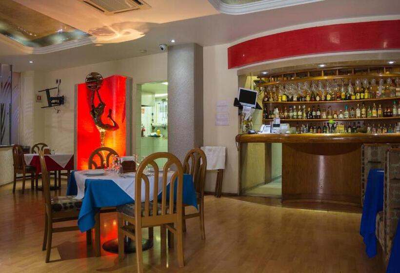 Отель Ambos Mundos