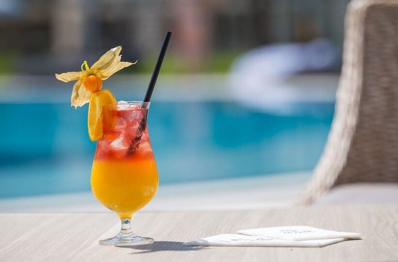 Aura Hotel   Adults Only