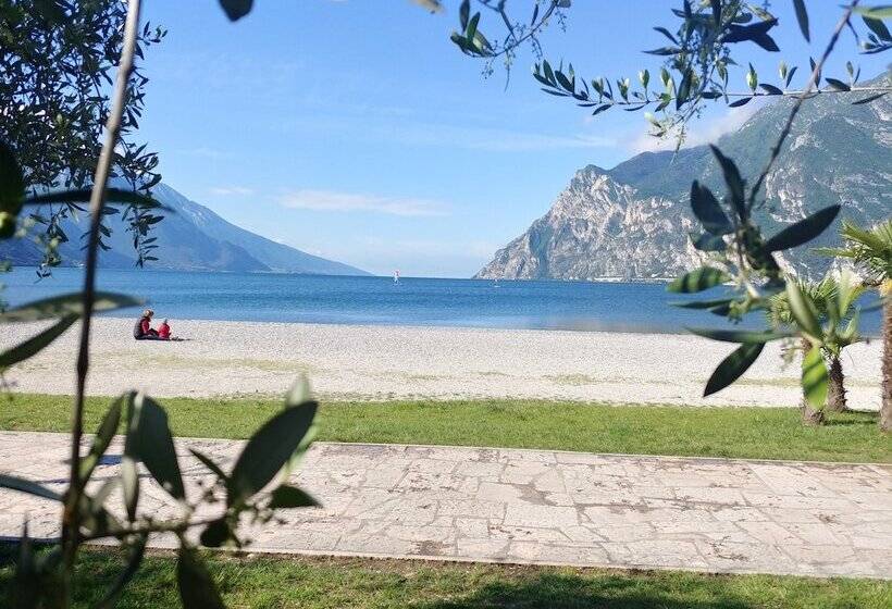 酒店 Baia Azzurra   Lake Front