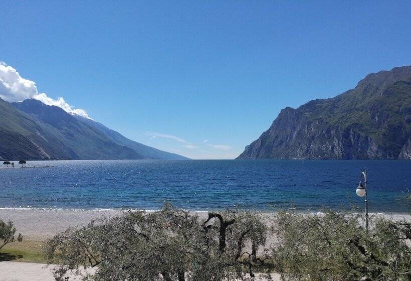 酒店 Baia Azzurra   Lake Front