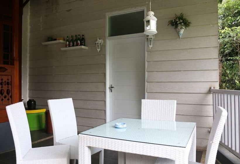 ホテル Bantal Guling Villa