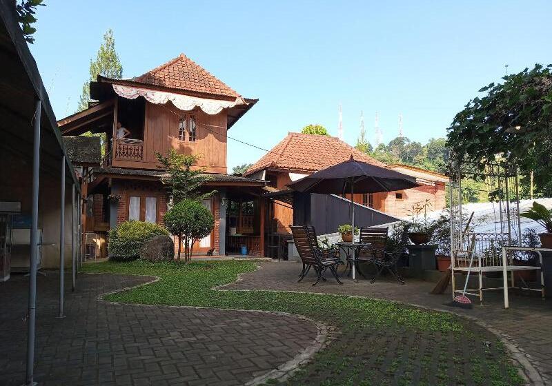 ホテル Bantal Guling Villa