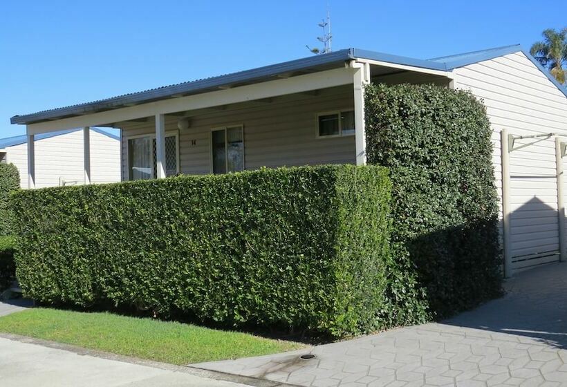 בית מלון כפרי Beachfront Hallidays Point