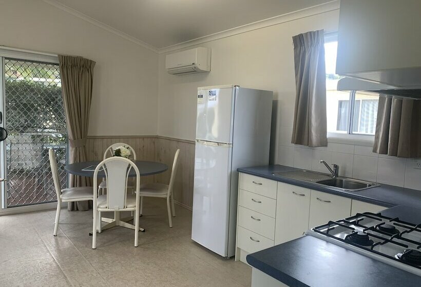 בית מלון כפרי Beachfront Hallidays Point