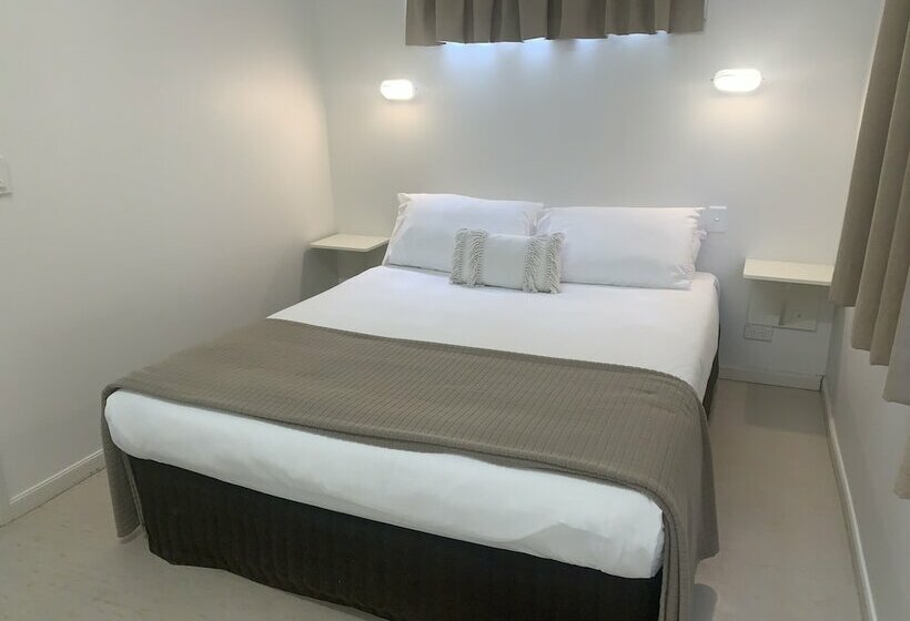 בית מלון כפרי Beachfront Hallidays Point