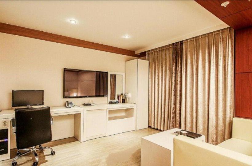 Hotel Charlot Castle