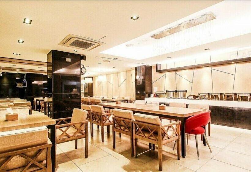 Hotel Charlot Castle