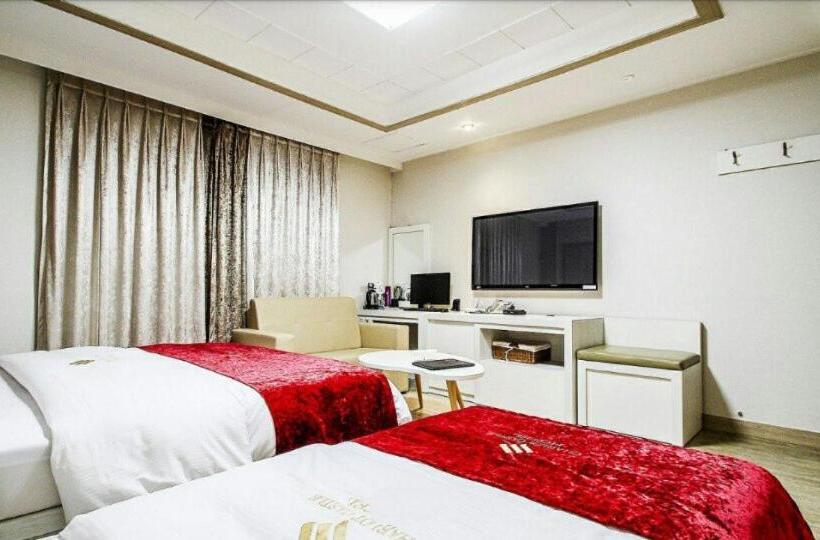 Hotel Charlot Castle