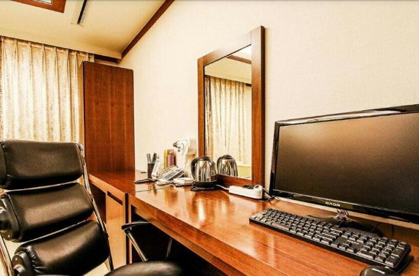 Hotel Charlot Castle