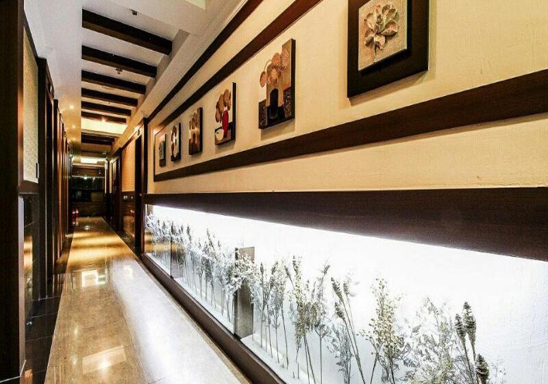 Hotel Charlot Castle