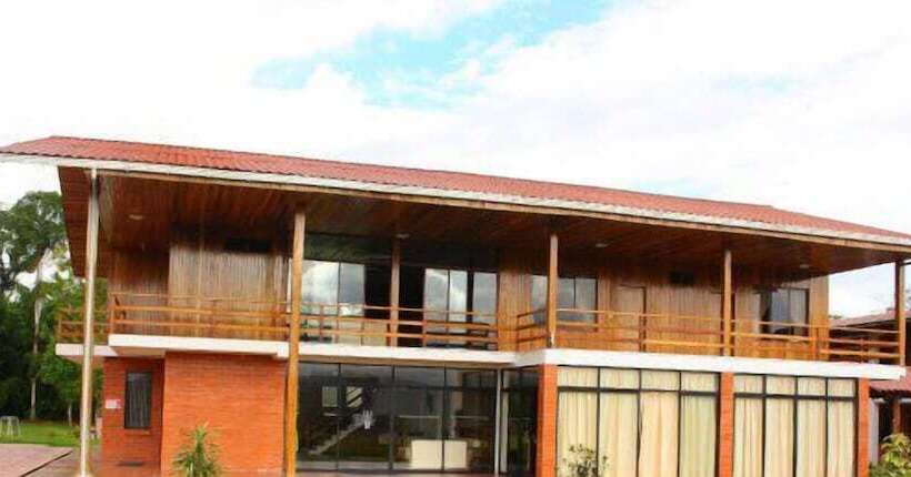 هتل Hosteria Farallon