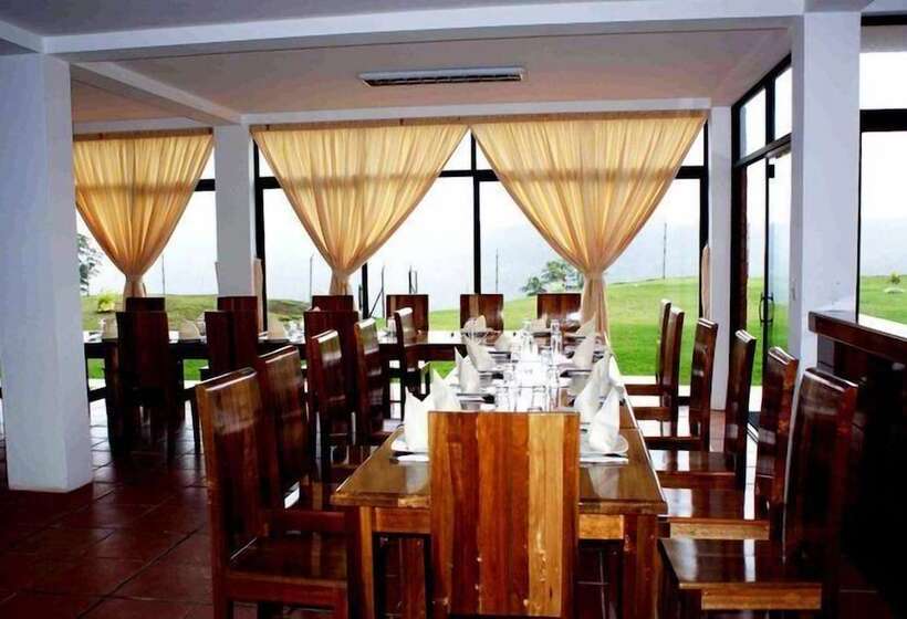 هتل Hosteria Farallon