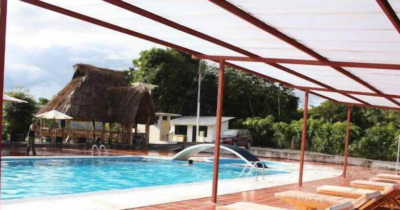 هتل Hosteria Farallon