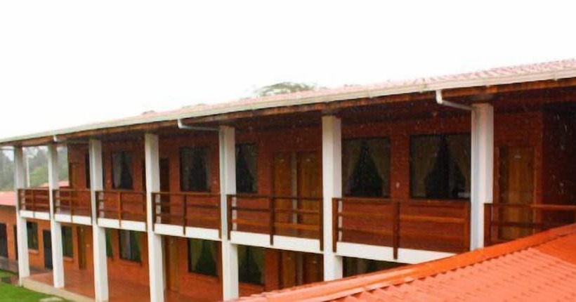 هتل Hosteria Farallon