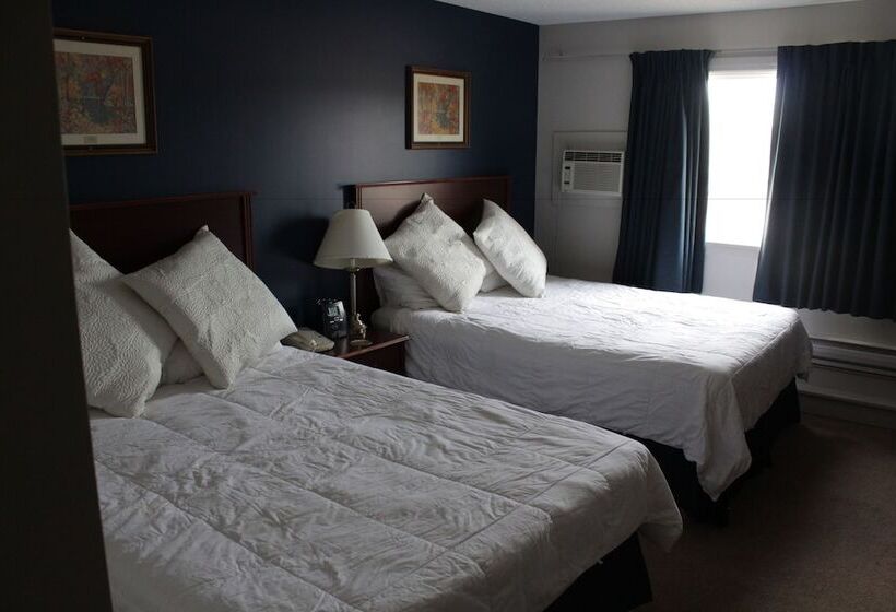 בית מלון כפרי Morinville Plaza & Suites