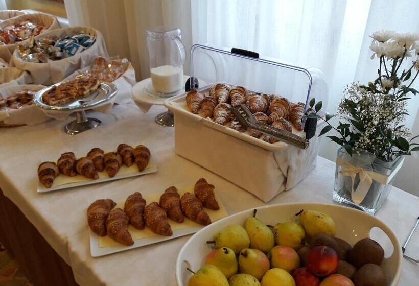 ホテル Stazione Sul Lago Di Iseo