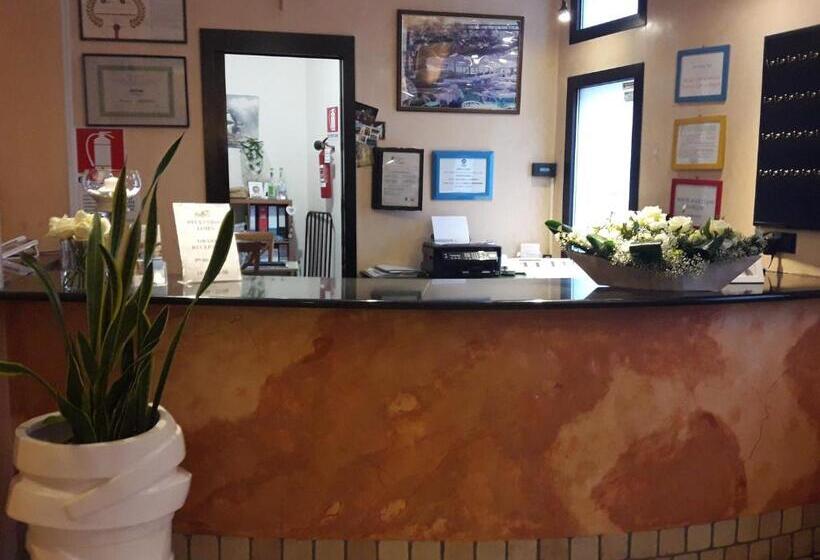 בית מלון כפרי Stazione Sul Lago Di Iseo