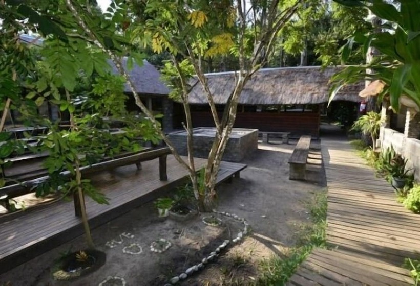 Отель Triton Dive Lodge