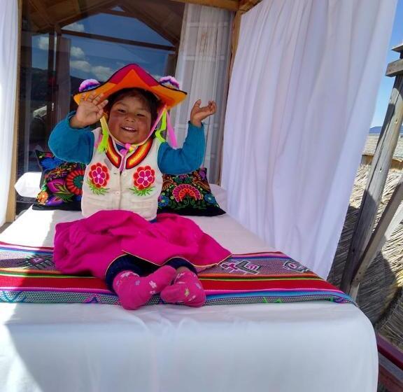 ホテル Uros Titikaka The Best Lodge