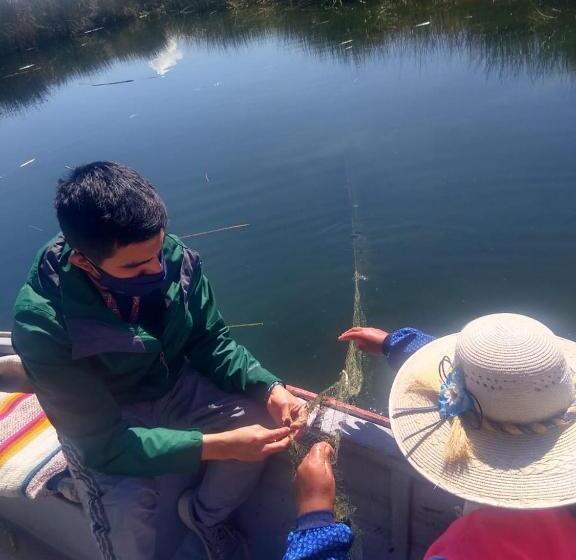 ホテル Uros Titikaka The Best Lodge