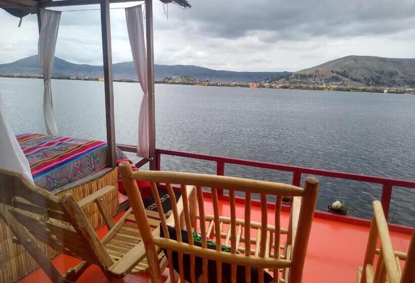 ホテル Uros Titikaka The Best Lodge