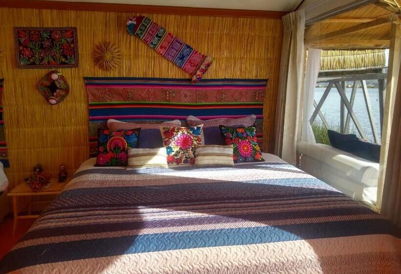 ホテル Uros Titikaka The Best Lodge