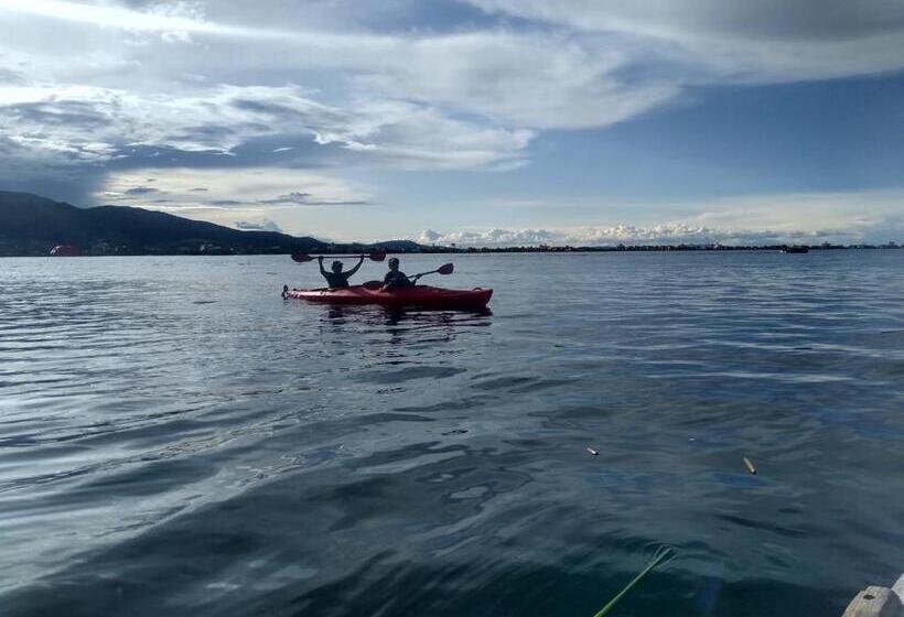 ホテル Uros Titikaka The Best Lodge