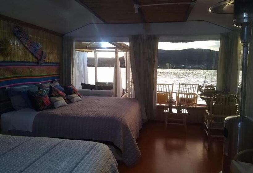 ホテル Uros Titikaka The Best Lodge