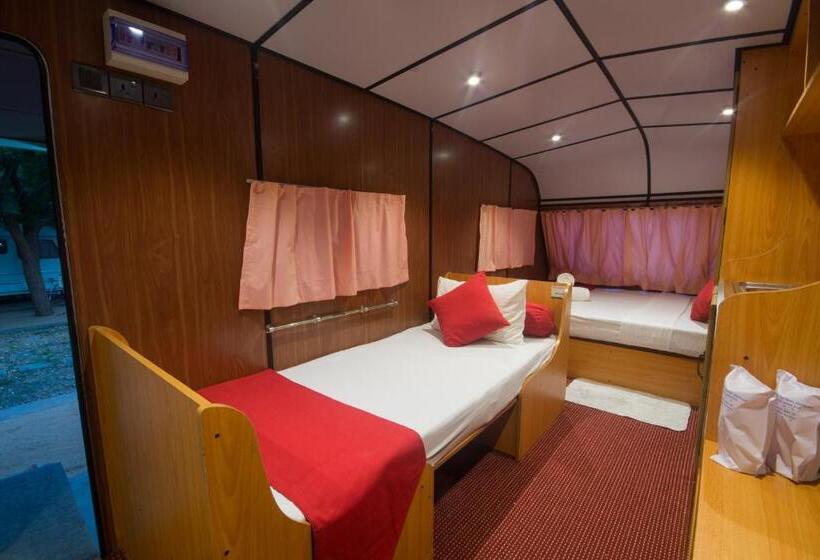 酒店 Yala Caravan Village