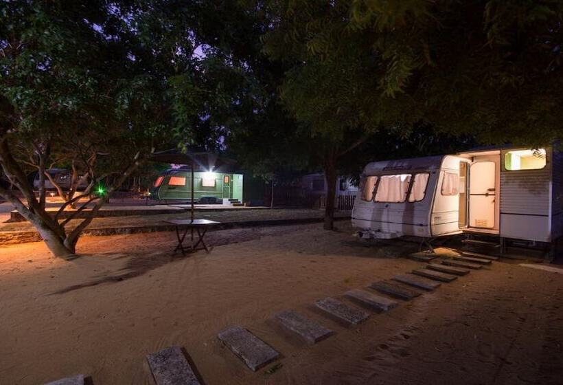 酒店 Yala Caravan Village