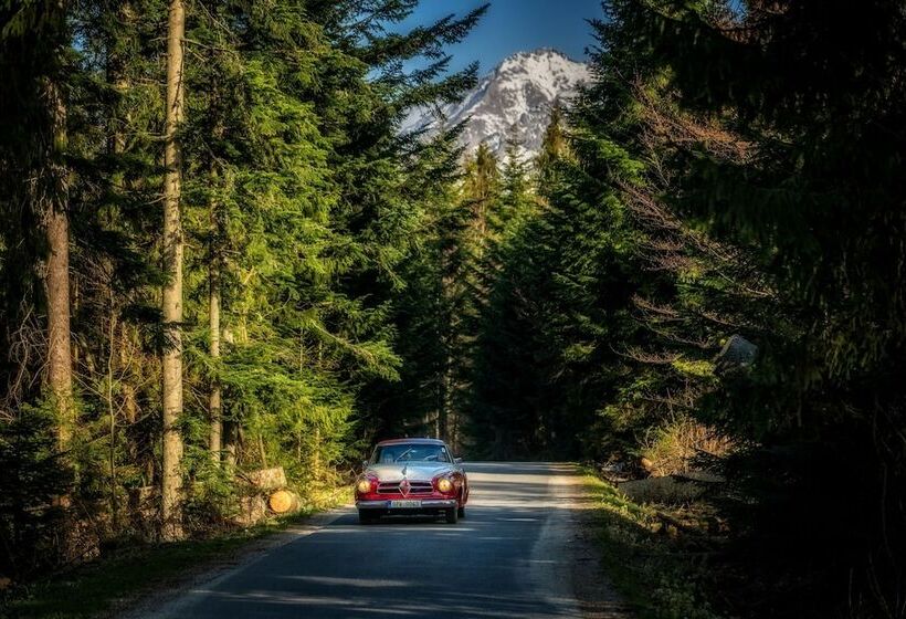 Zespół Tatry   Hotel Tatry I Budynek Turystyczny