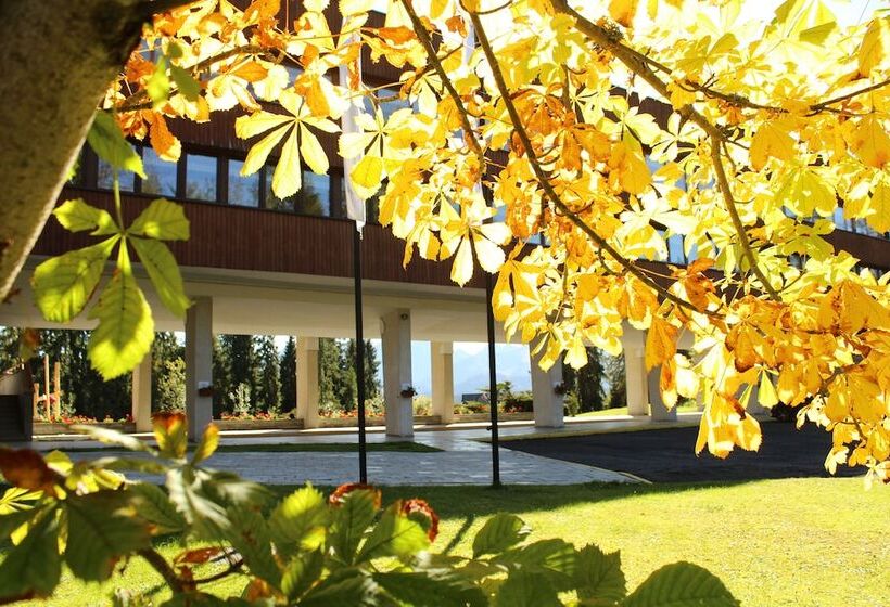 Zespół Tatry   Hotel Tatry I Budynek Turystyczny