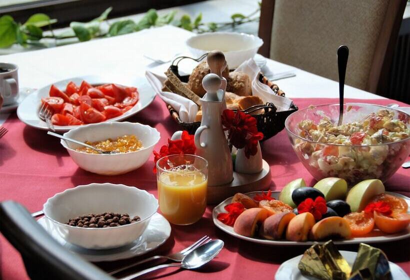 Zespół Tatry   Hotel Tatry I Budynek Turystyczny