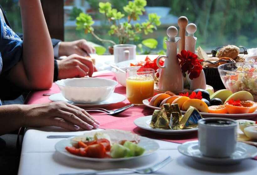 Zespół Tatry   Hotel Tatry I Budynek Turystyczny