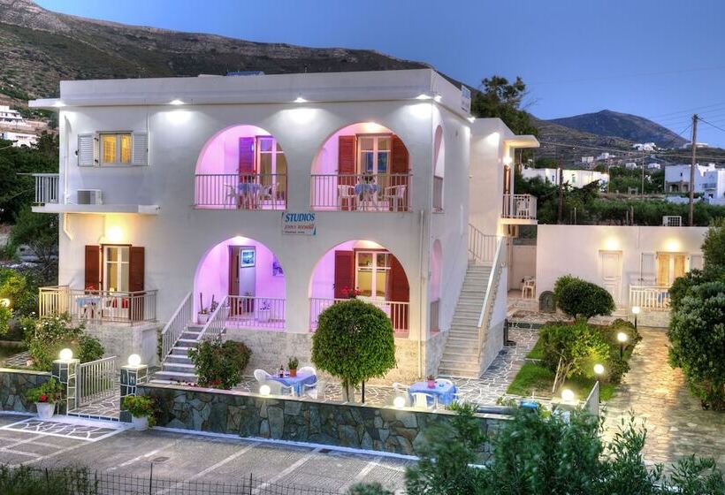 Bizas Rooms & Studios