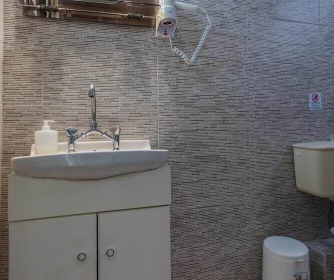 Bizas Rooms & Studios