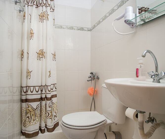 Bizas Rooms & Studios