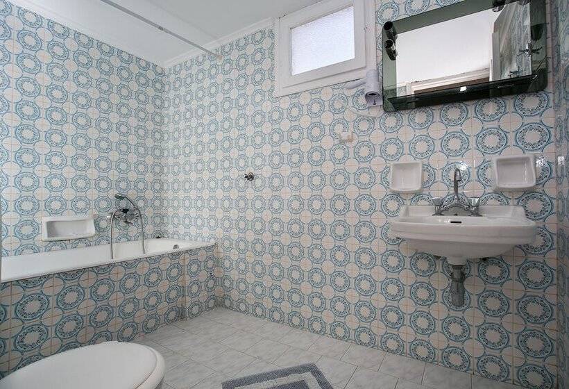 Bizas Rooms & Studios