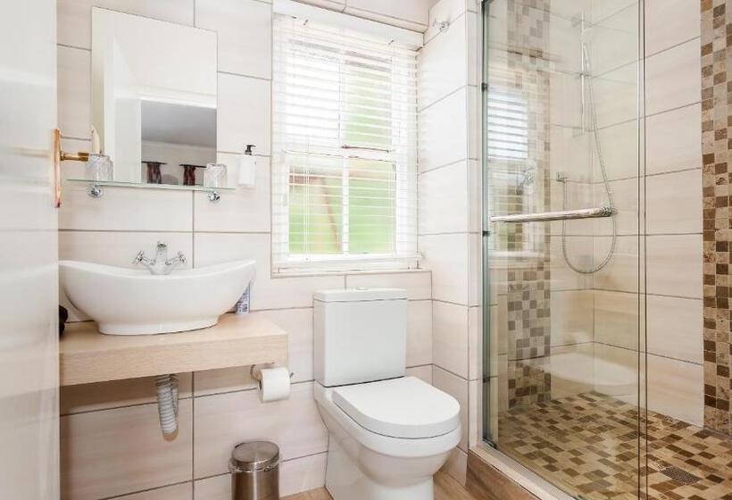 Lady Loch Country House