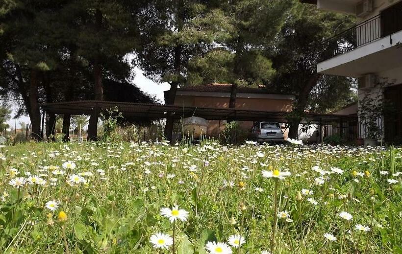 Pefka Studios & Apartments