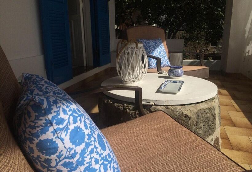 ペンション Panareal