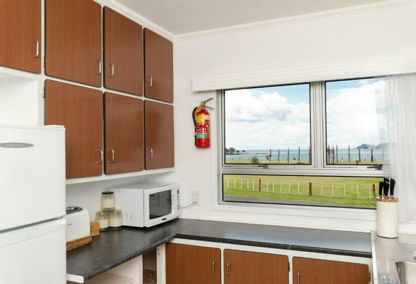 Waitangi Beach House
