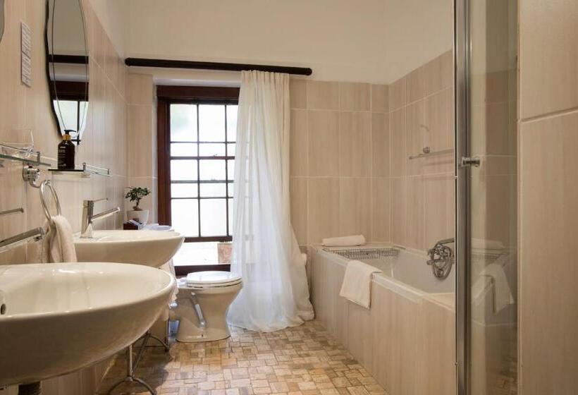 The Country Guesthouse