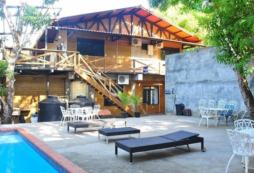 Villa Vento Surf Santa Catalina   Hostel
