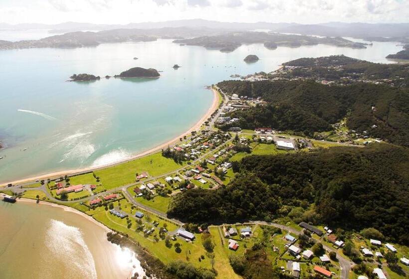 Waitangi Beach House