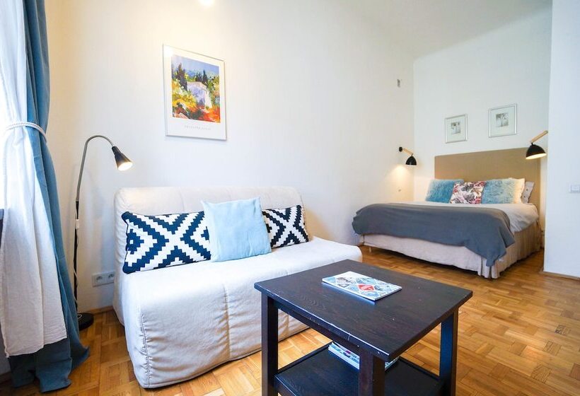 Aaa Stay Market Square Old Town