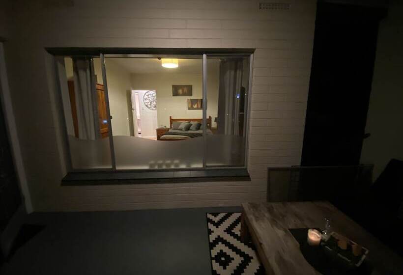 Apartment On Tennyson