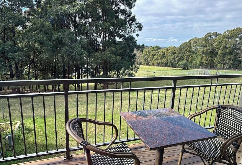 Blueberry Hills On Comleroy Farmstay   Self Contained Cottages