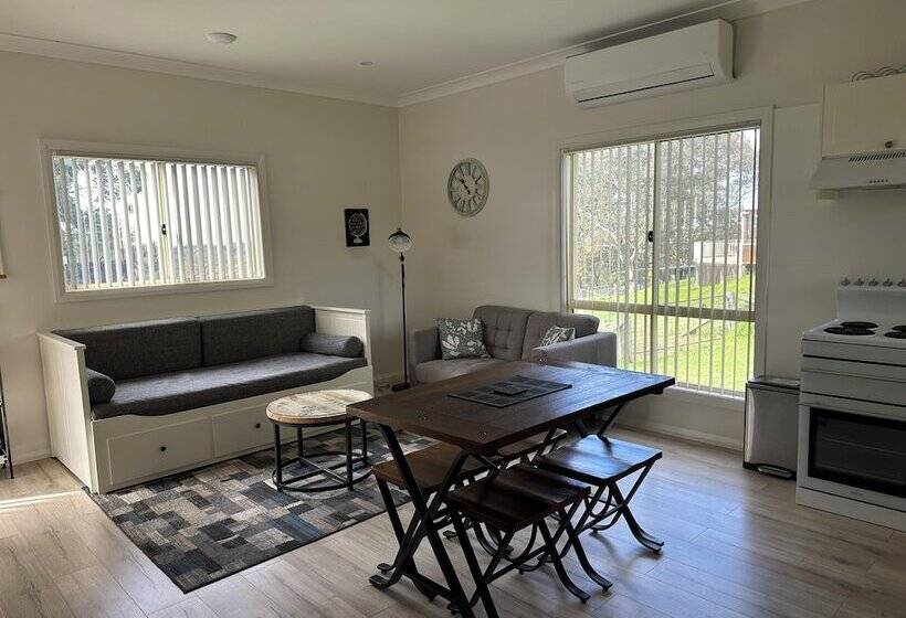 Blueberry Hills On Comleroy Farmstay   Self Contained Cottages