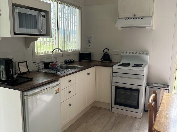 Blueberry Hills On Comleroy Farmstay   Self Contained Cottages